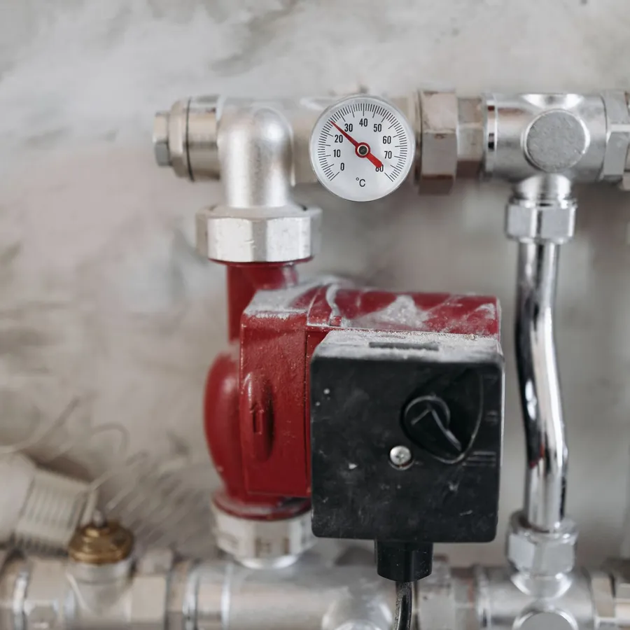 Circulation pump and gauge
